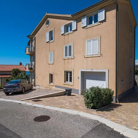 Apartman Franko & Ana Krk Town