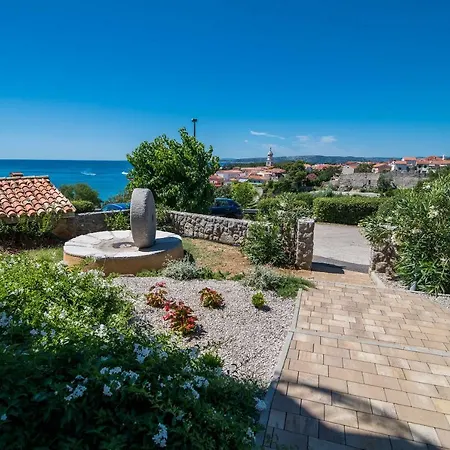 Franko & Ana Krk Town